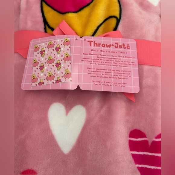 Winnie The Pooh 2024 Valentines Blanket 🩷❤️ - Picture 3 of 3